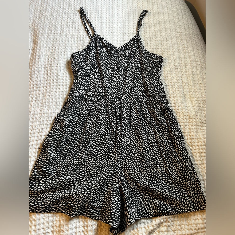 Old Navy Black and White Kids Casual Romper